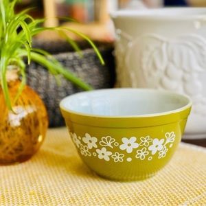 Vtg Pyrex Green Spring Blossom Crazy Daisy #401 Mixing/Nesting Bowl 1.5 Pint